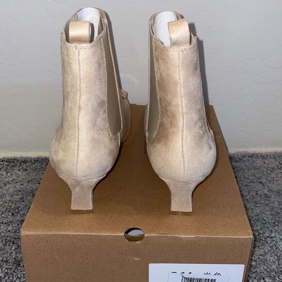 CoutGo Womens Chealsea Square Chunky Heel Booties Slip On Beige Size 5 - Picture 4 of 8